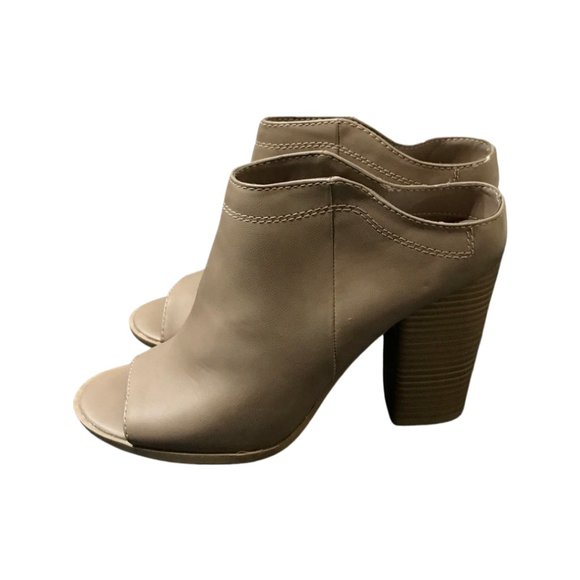 Dolce Vita Heels - Picture 3 of 4